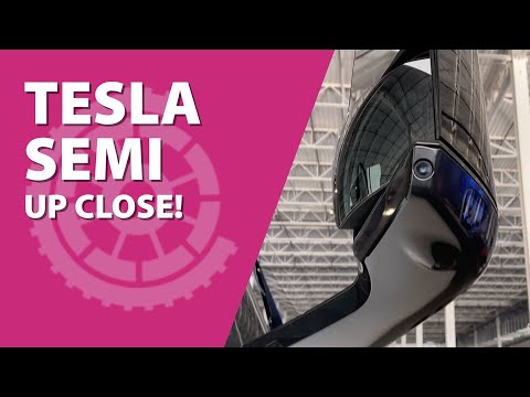 Quick look at Tesla Semi up close at Cyber Rodeo Gigafactory Austin