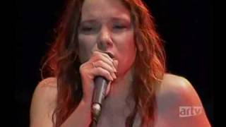 Lhasa De Sela Quebec 2005- la Celestina-Los Peces- Soon this place will be too small.avi