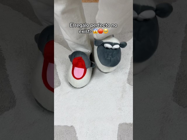 Vídeo relacionado con Temeemeg Zapatillas de pies Divertidas Disfraz Divertido Cosplay Zapato de Vestir Jumbo 10.63x5.12 Pulgadas Accesorios de Disfraces realistas Fundas de Zapatos para Zapatos Gigantes.