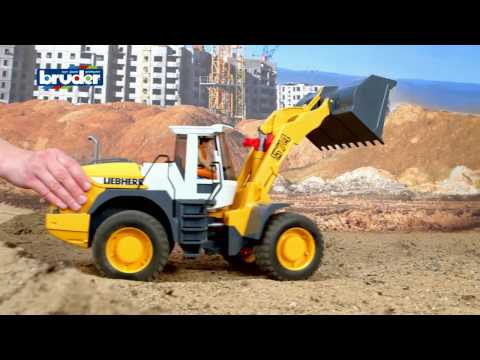BRUDER krautuvas Liebherr, 02430 video