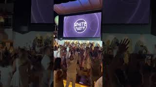 Feel the magic in the air at white party  with msc friend Betty yq #whiteparty #feelthemagicintheair