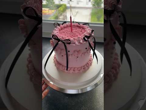 I loveee glitter on cakes #reels #cake #cakedecorating #torte #backen #rezept #baking