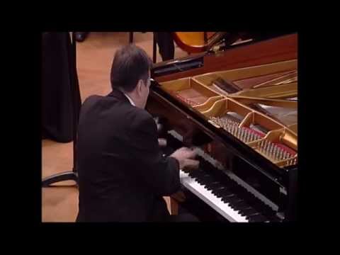 Aleksandar Serdar plays Beethoven Piano Concerto No. 5