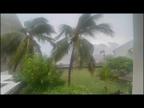 Video Thumbnail: Cyclone Belal hits French island Reunion | AFP