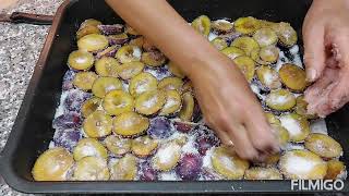 Prugne caramellate al forno