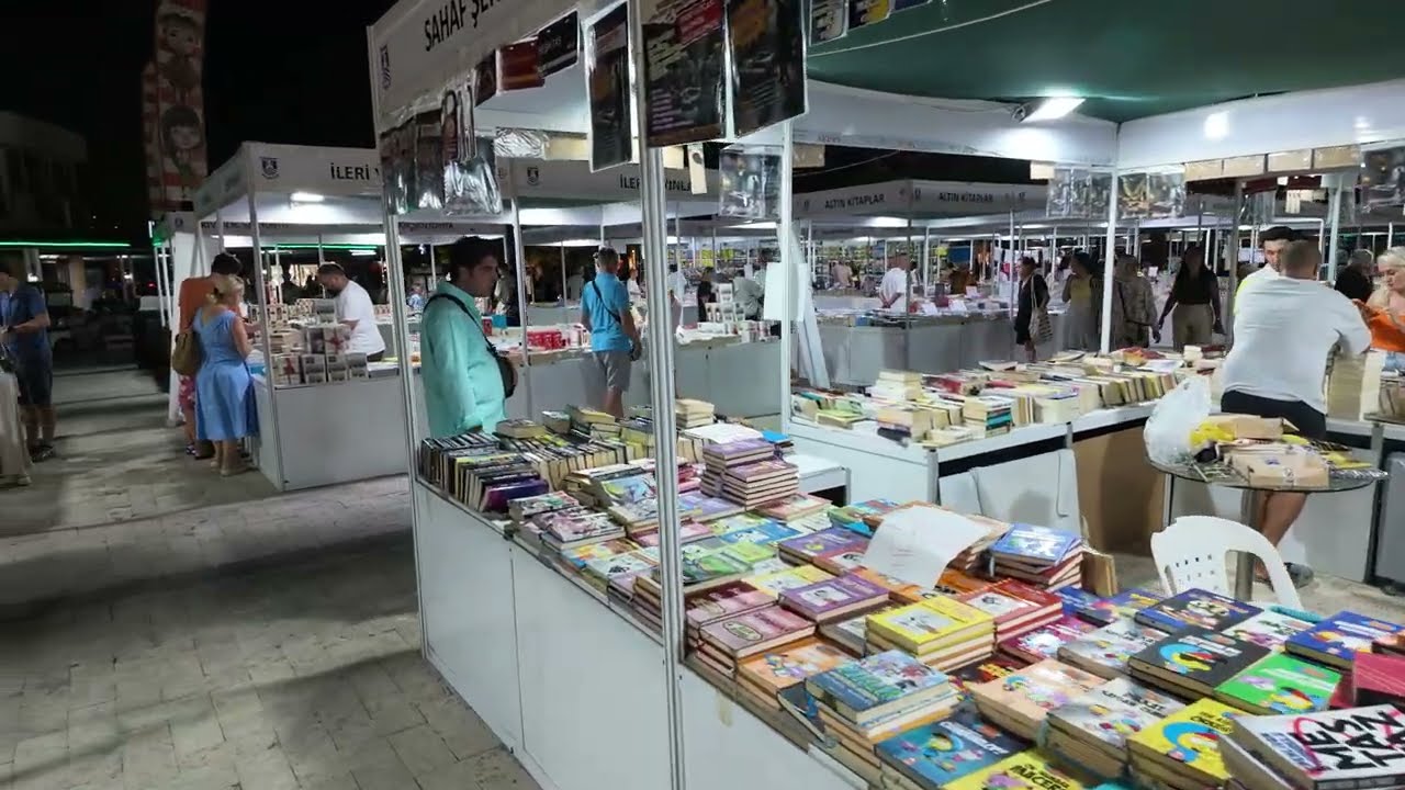 Bodrum Kitap Fuarı 2026 Heyecanı Turgutreis Meydanı'nda Tüm Hızıyla Sürüyor
