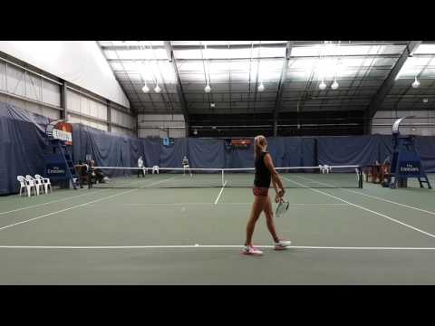 Fanni Stollar Serves