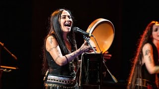 Agadez in «Queendoms Unplugged»: sold out il live acustico e «sciamanico» all'Auditorium Parco de...