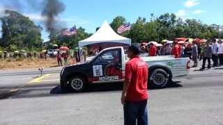 preview picture of video 'Borneo International Drag Racing 2013 - Car 95 vs Car 57 - Diesel 4x4'