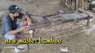 Download lagu Proses pembuatan kursi santai dari bambu  mp3