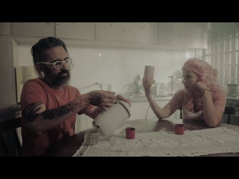 SCATOLOVE - MÚSICA DE BOTAR O PAPO NO LUGAR (Clipe)