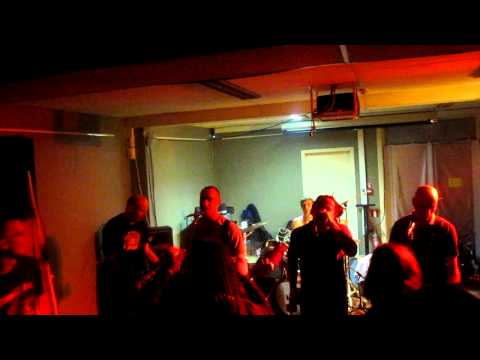 tulamort : kill the fucking pigs- concert le petit chaperon noir 11/02/12 charleroi