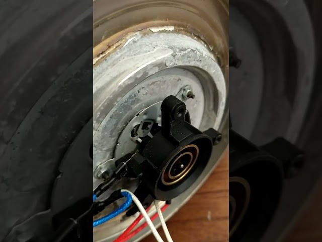 Vídeo relacionado con Philips Hervidor Serie 3000-1,7L Tapa con resorte, Resistencia plana, Luz indicadora, Filtro extraíble, Múltiples sistemas de seguridad, Negro (HD9318/20)