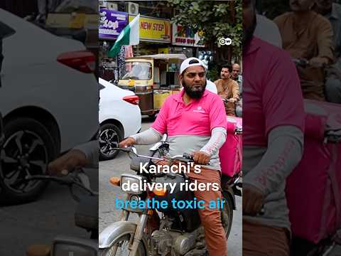 Karachi's delivery riders breathe toxic air | DW News