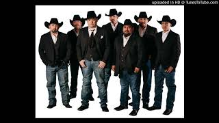 Intocable - Usted Me Encanta (2016)