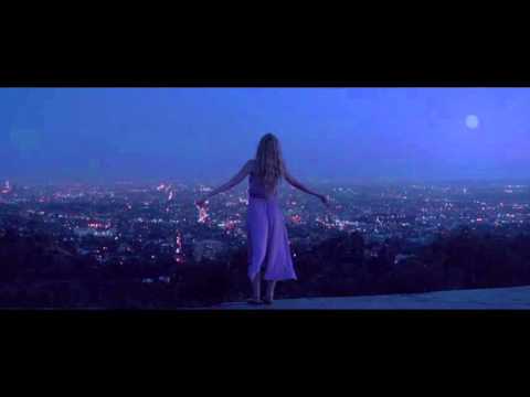 ‎The Neon Demon‬ : Official Movie Trailer