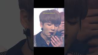 When Jungkook's hand was bleeding in between the performance #jungkook #bts #shorts #kpop