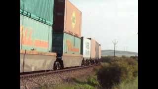 preview picture of video 'NR 84,19 passing GM 42,47,45 at Crystal Brook (double stack)'