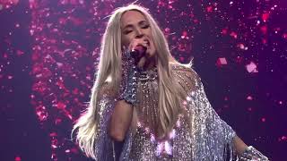 CARRIE UNDERWOOD “CRY PRETTY” - LAS VEGAS - RESORTS WORLD - 12-10-21 - FRONT ROW CENTER