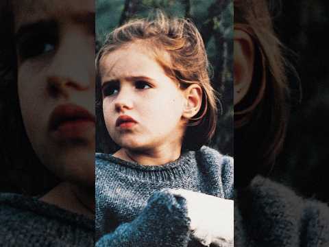 😭The girl firmly believed her mother would come back.#movieclips #viral #hearttouching