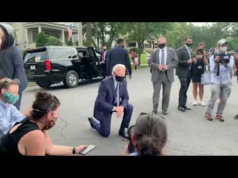 Байден на публике отвернулся и пожал руку невидимке