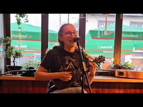 Sonja Lembke - Nightmares & Daydreams (Live at Brú Bar)