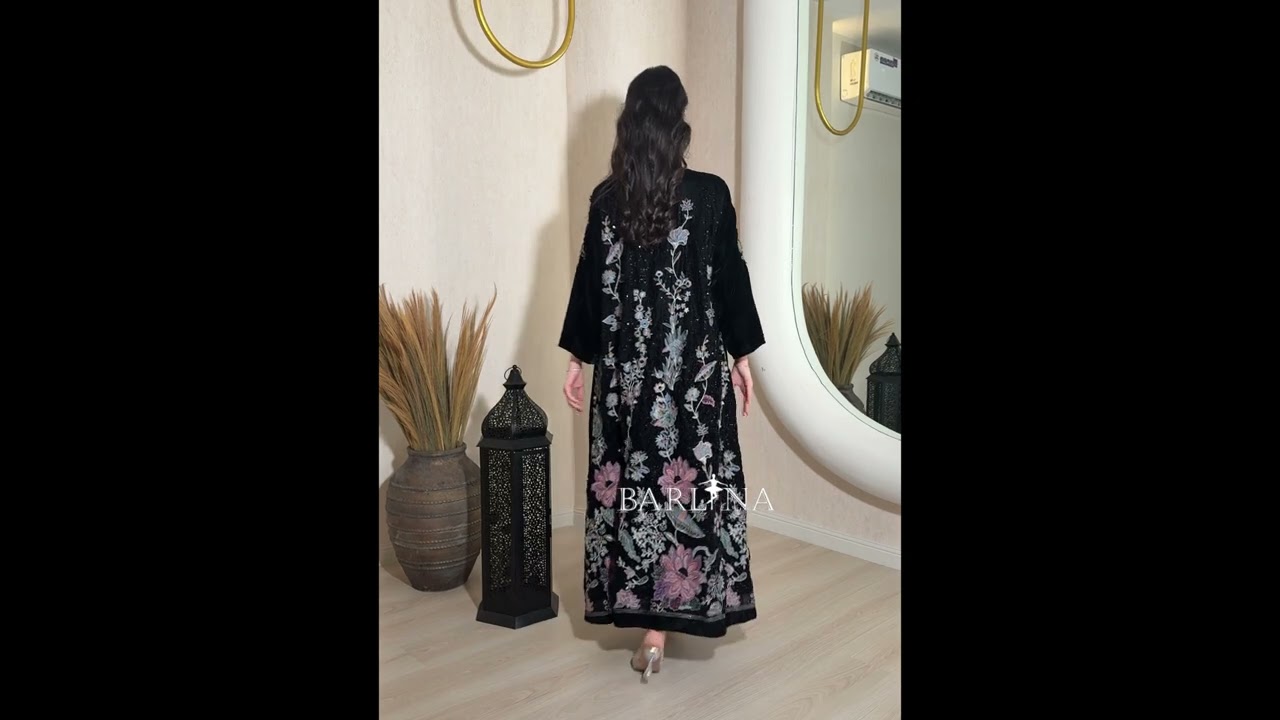 جلابية سوداء مخملية بتطريز زهور ناعمة - XXL
