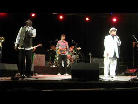 2013-06-29  Winston Reedy And Dennis Alcapone with The Hand Cart Band , Live Marseille