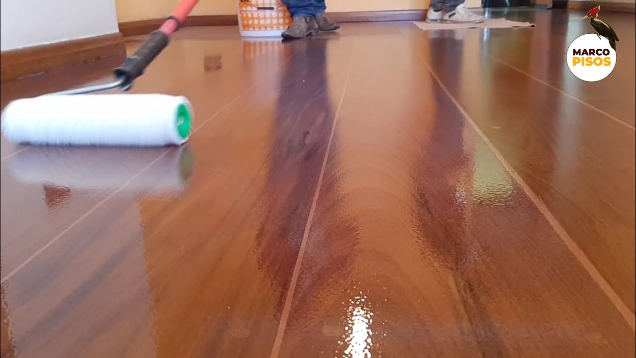 RESTAURAÇÃO de ASSOALHO! aplicação de verniz base d'água de alta performance.