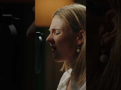 nie ma smutku w Twych ramionach... 🥹