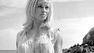 Tribute To Julie Christie: An Icon of The  Swingin