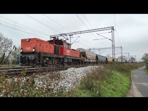 Freight and passenger trains in Klara, Croatia. Teretni i putnički vlakovi u Klari, Hrvatskoj.