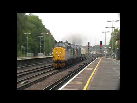 DRS 37682 + 37087 Roar Through Tonbridge Working The Dugeness Flask On 6O62
