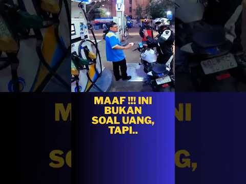 Kejelian seorang pengendara motor..