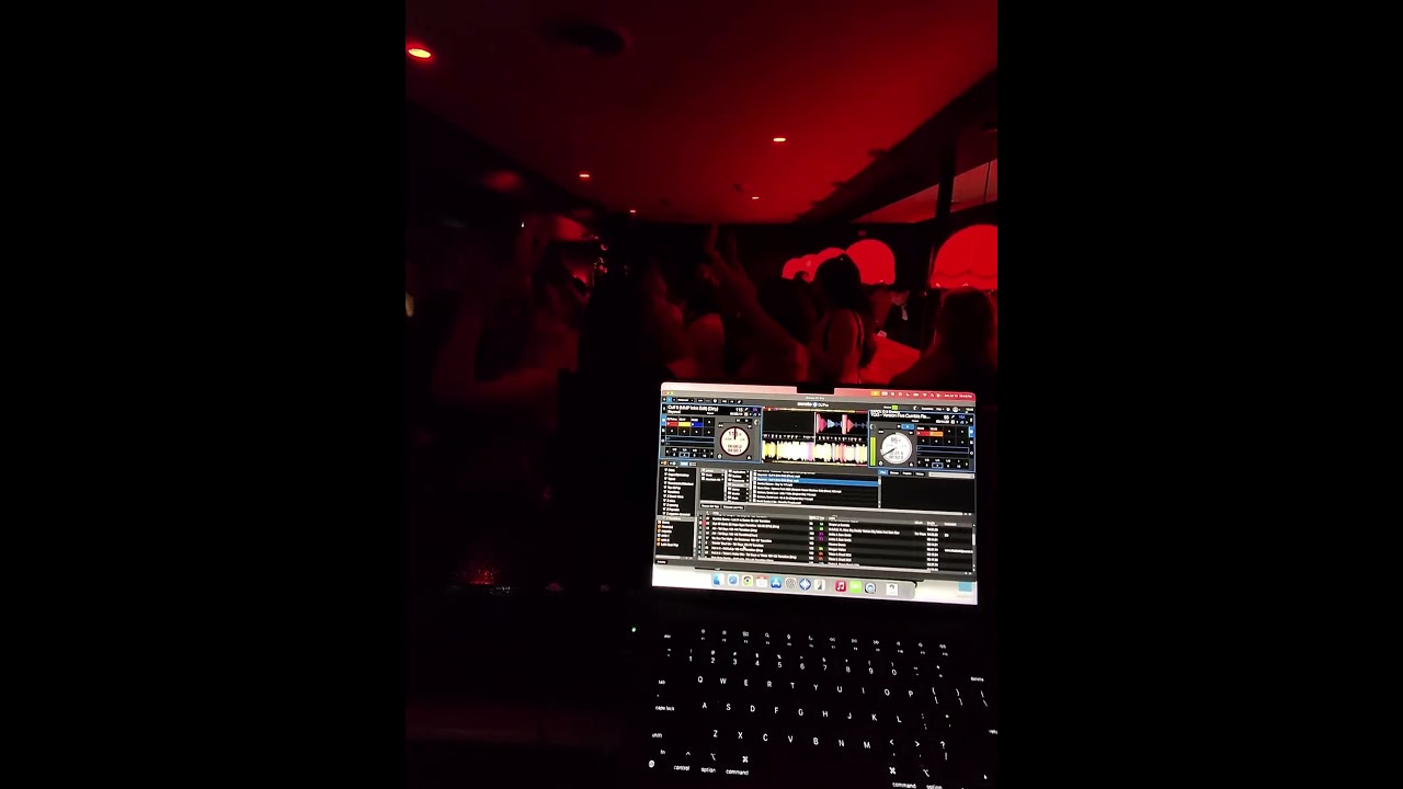 Promotional video thumbnail 1 for Gee Evans DJ