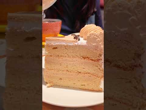 Always have room for dessert 🧁 ☕️ #manila #marygrace #cafemusic #treslechescake #trufflechocolate