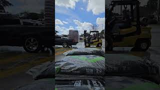 @lowes fail trying to load a pallet of mulch into a truck that can't handle the weight 