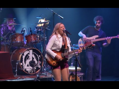 Sorry Thanks Bye - Karen Waldrup (Live Performance)