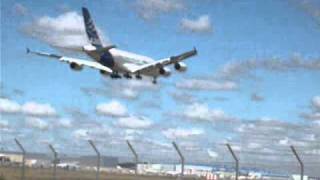 preview picture of video 'Atterrissage de l'A380 à Toulouse-Blagnac'
