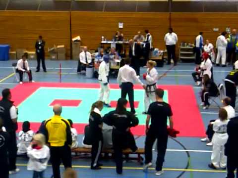 Anneke Bucher v.s.Tapilatu Dame1