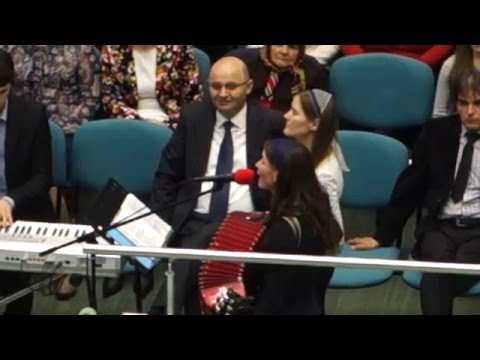 Surorile Voroșan - Trec anii, trec clipe ce lasă