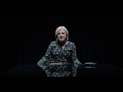 Dolores sale en defensa de Paco | Los hombres de Paco: Interrogatorios