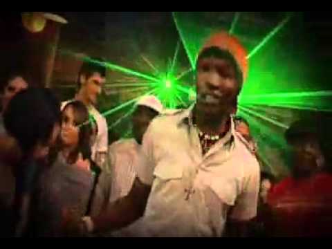 WEZEPE: la poupée qui chante.