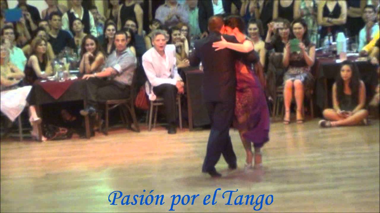 CRISTINA SOSA y DANIEL NACUCCHIO Bailando la Milonga MANO BRAVA EN YIRA YIRA MILONGA