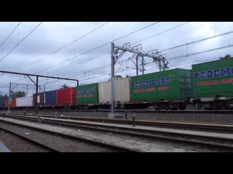 2 x NR's an 3 x 93's with 4BM2 Containers and empty steel train - 12/3/15