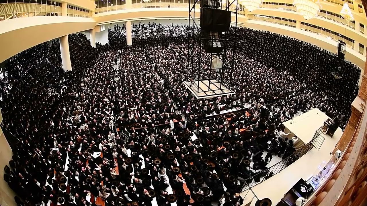 הדלקת נר שביעי (מוצ"ש) דחנוכה - האדמו"ר מויז'ניץ -  פ"ו | Viznitzer Rebbe Seventh Night Chanukah '25