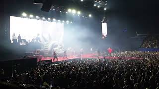 MGK i ikona nu metalu w nowym utworze na żywo