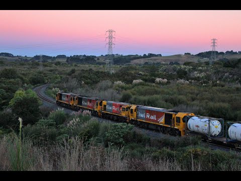 Chasing KiwiRail's B43 with four locos