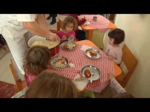 06.02.2017 / Ştire Etv - Cine decide meniul în grădinițe?!