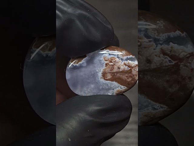 مصور حجر عقيق خرائطي طبيعي وجه ينظر لليسار